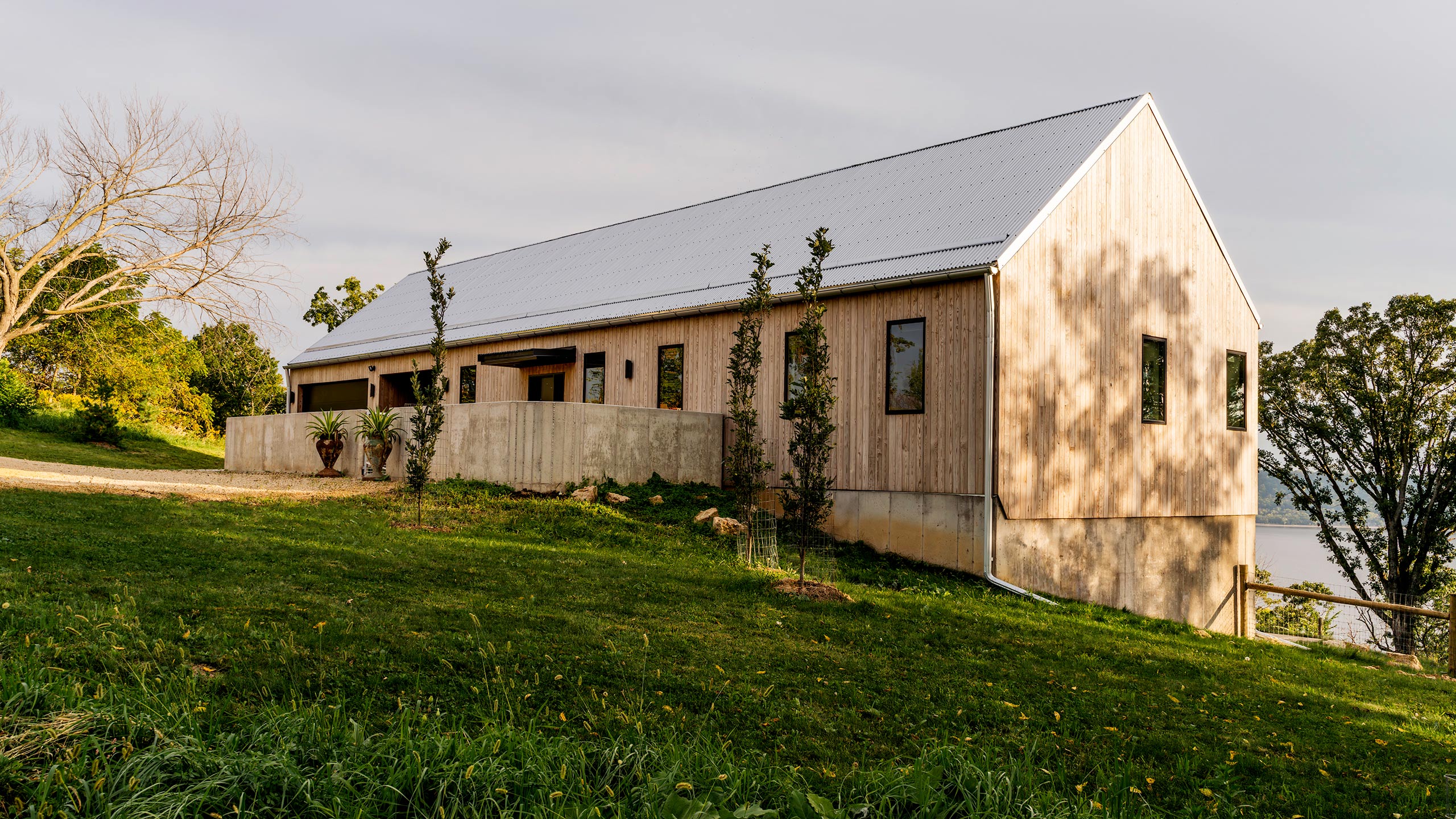 Arbor-Wood_Bay-City-Residence_Front_Angle_Daylight_16x9_DSC06184_LR